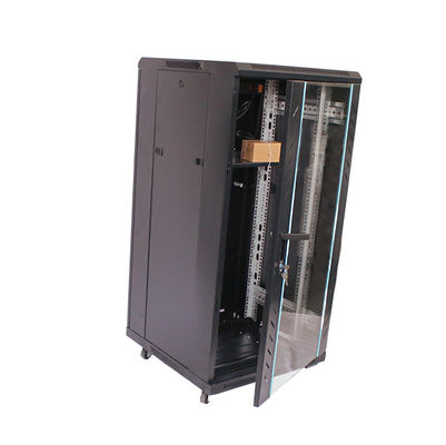 Apparecchiatura per la trasmissione di dati montata a parete con rack server standard 42U e contenitore IP20
