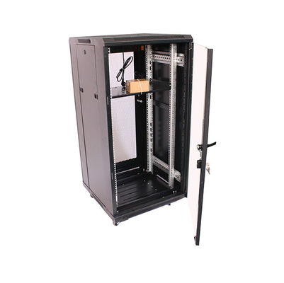 Apparecchiatura per la trasmissione di dati montata a parete con rack server standard 42U e contenitore IP20