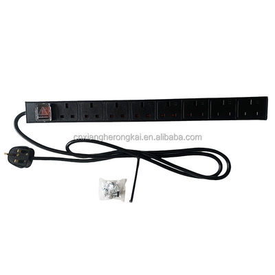 Altre unità di presa di distribuzione di energia PDU con prese standard UE a 7 vie e ricarica USB