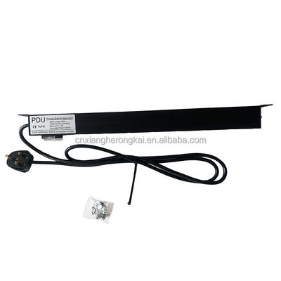 Altre unità di presa di distribuzione di energia PDU con prese standard UE a 7 vie e ricarica USB